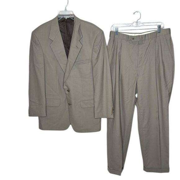 Burberry Vintage 100% Pure Wool Tan Suit. Pants size 34. Jacket size 42. - Picture 1 of 16